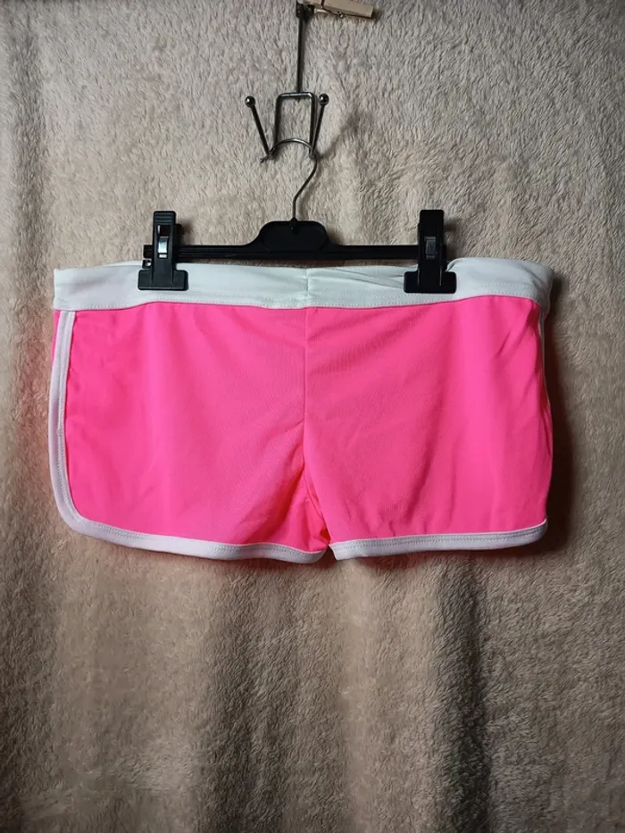 Short femme, sport. Marque Nath (A329) - photo numéro 2