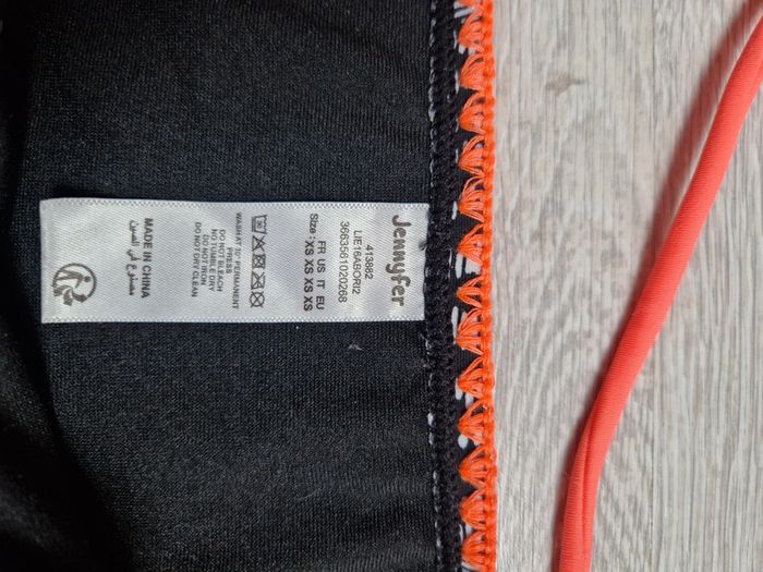 Maillot de bain bikini 2 pièces neuf XS Jennyfer graphique noir, blanc et orange/corail - photo numéro 7