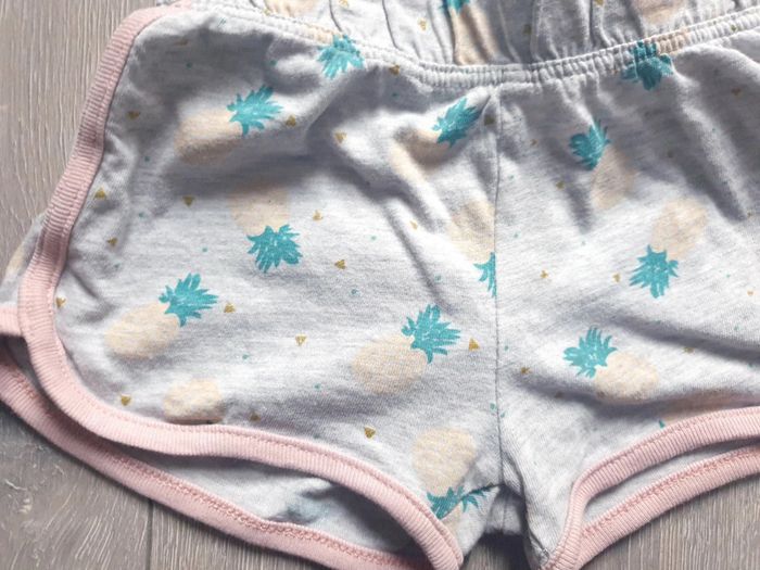 Short leger gris. Fille 3 ans. Marque In Extenso - photo numéro 2