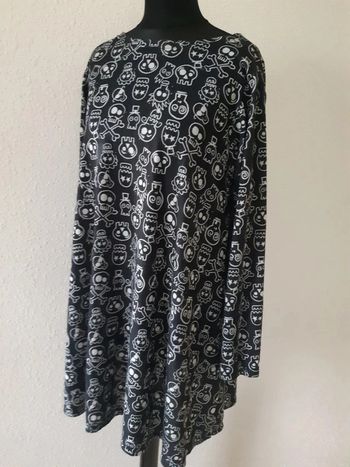 Robe courte taille unique tête de mort