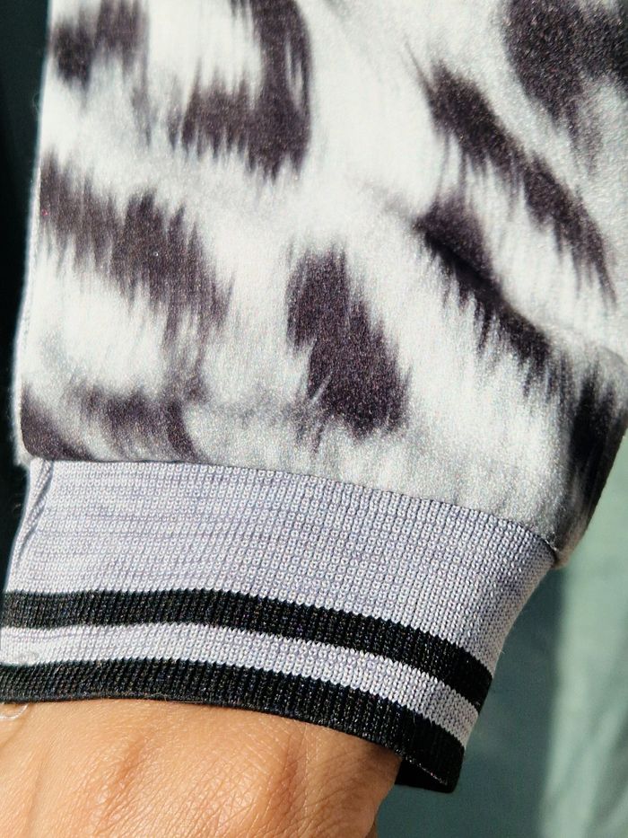 Pull léger manches longues motifs léopard - photo numéro 6