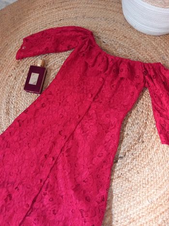 Robe dentelle rouge/ framboise à col bardot