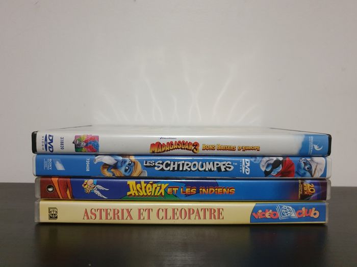 Lot de 4 DVD de films enfant / long métrage dessin animé