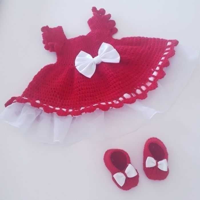 Vêtement bébé fille robe en laine  crochet rouge noël  dentelle