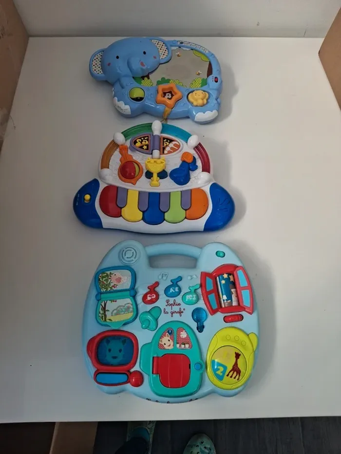 Lot jouets bébé 1er âge