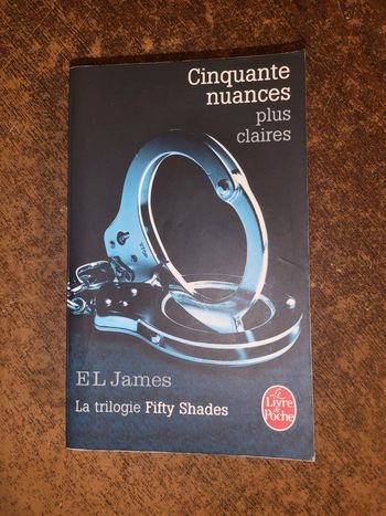📚 Livre de poche 50 nuances plus claires 📚