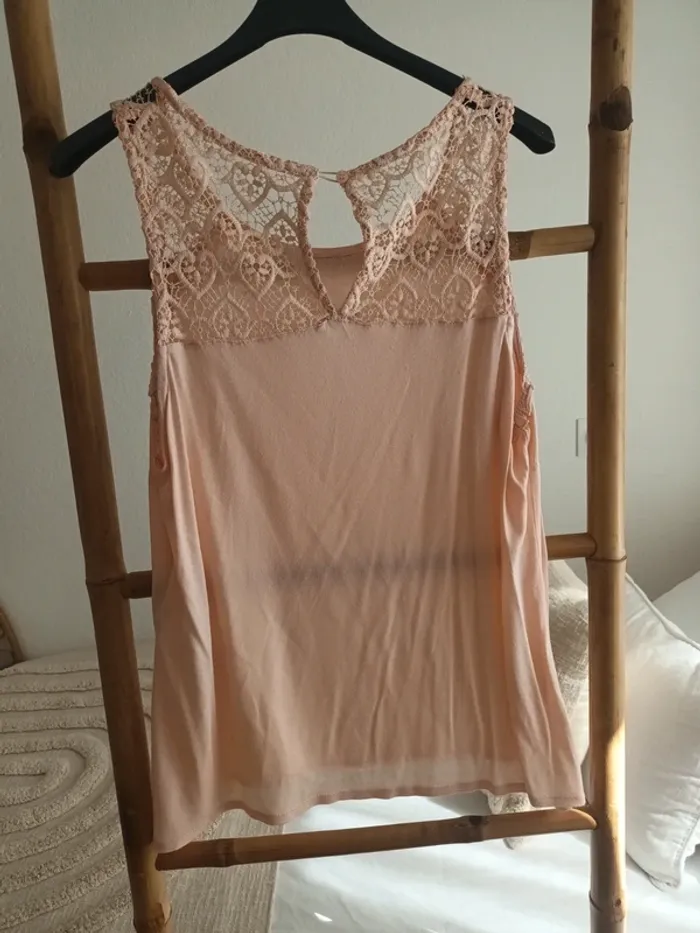 Blouse sans manches rose avec dentelle Naf Naf taille L - photo numéro 4