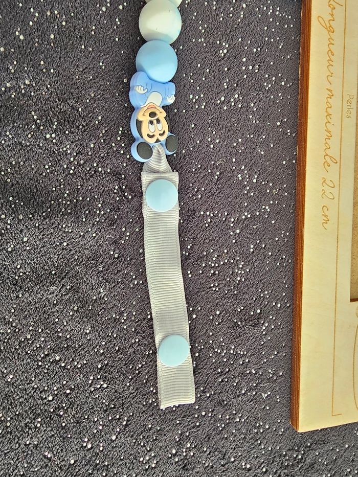 ATTACHES TÉTINES EN.SILICONE MICKEY - photo numéro 4