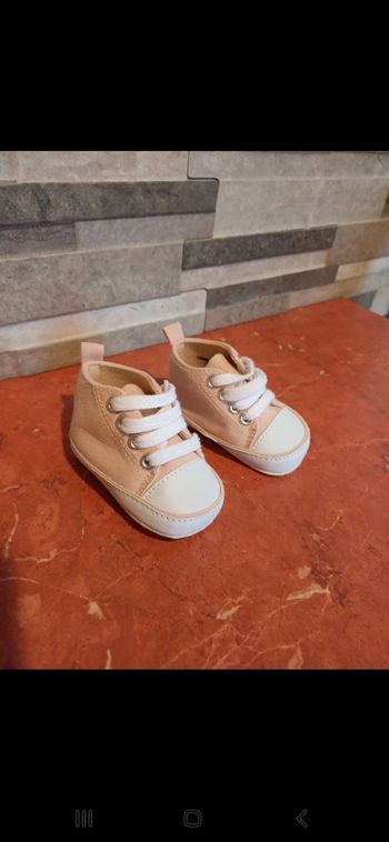 Chaussures bébé taille 0 / 3 mois