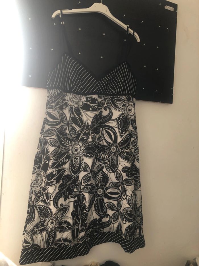 Robe noir et blanc