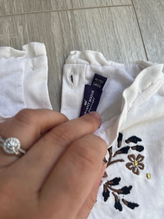 Teeshirt manche longue blanc détail broderie 6 ans - photo numéro 3