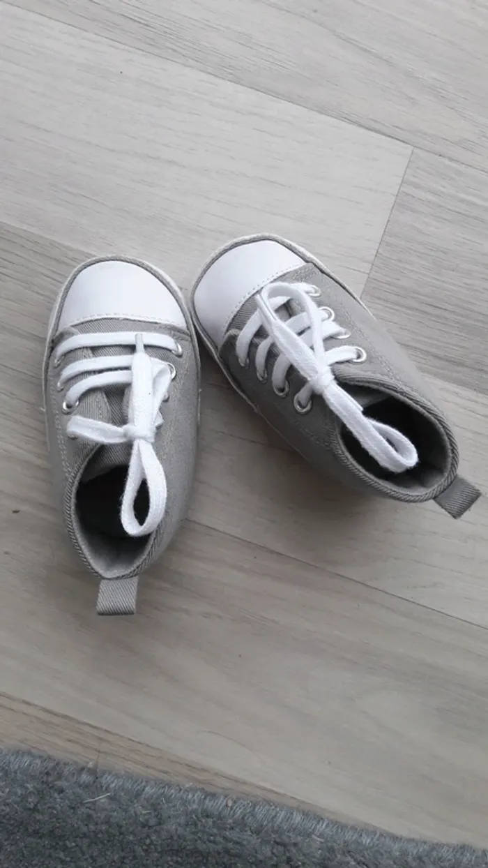 Chaussures /chaussons tissu gris - photo numéro 3