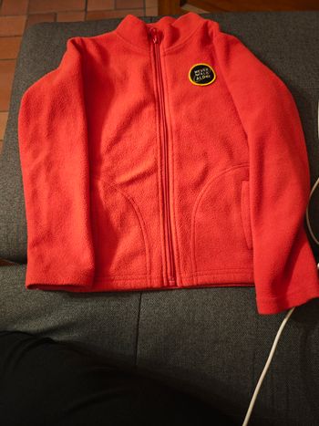Veste polaire rouge taille 8 ans