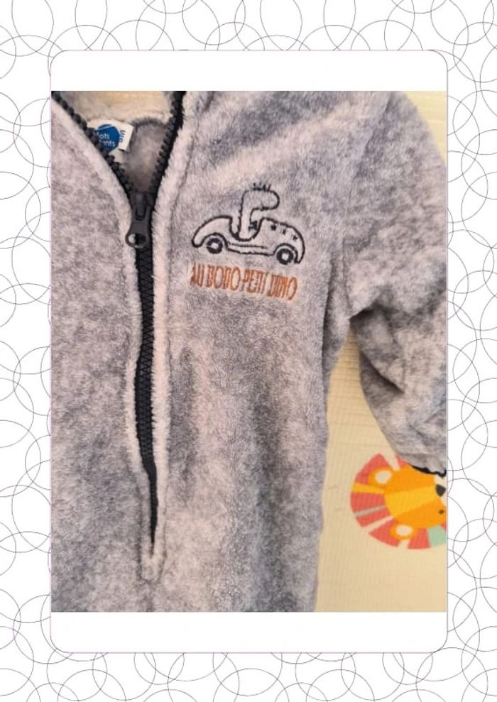 Sur pyjama dinosaure - photo numéro 6