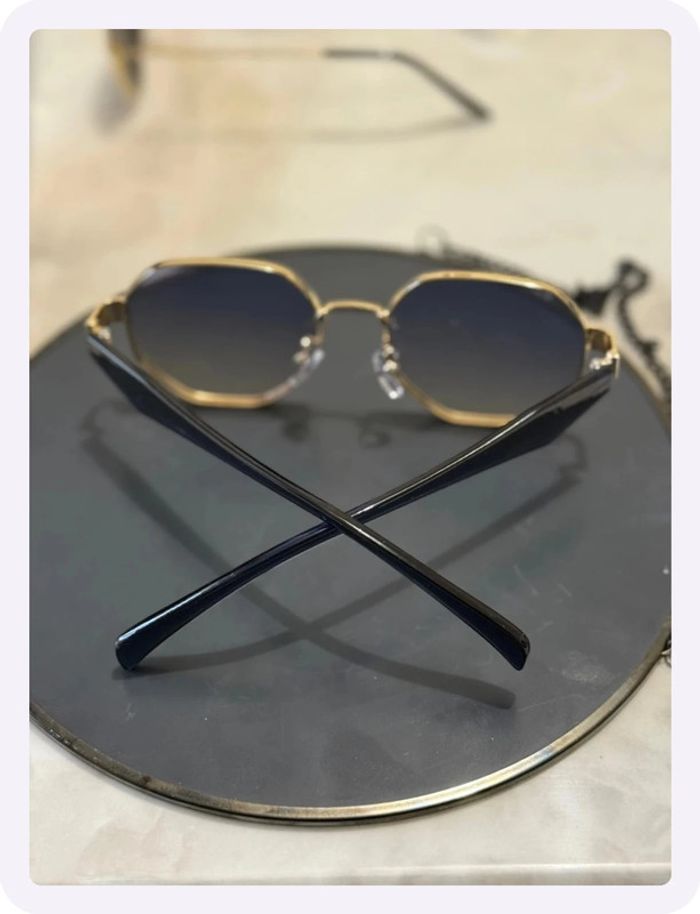 Lunette de soleil octogonale bleue - photo numéro 4