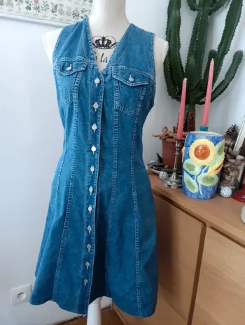 Robe en jean vintage boutonnée dos tressé
