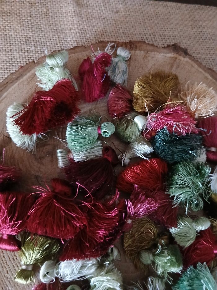 Lot de 50 glands pompons crème vert beige bordeaux blanc. - photo numéro 3