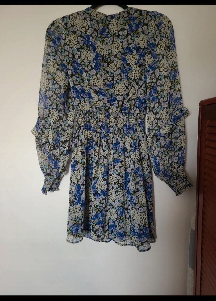 robe-courte-stradivarius-taille-s-motif-fleurs-doublure - photo numéro 4