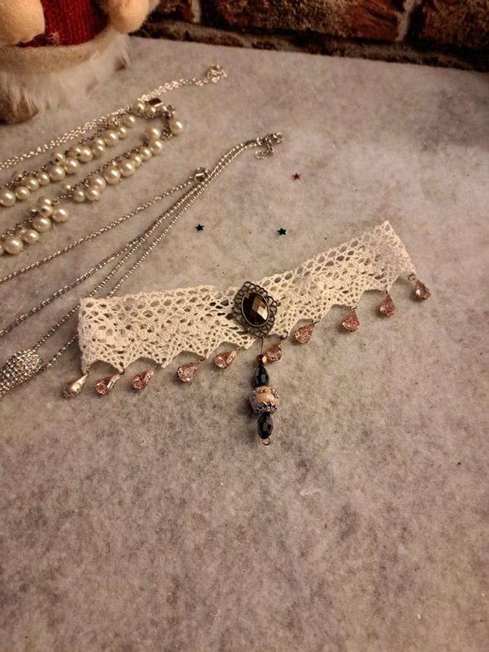 Lot de colliers argenté et blanc - photo numéro 9