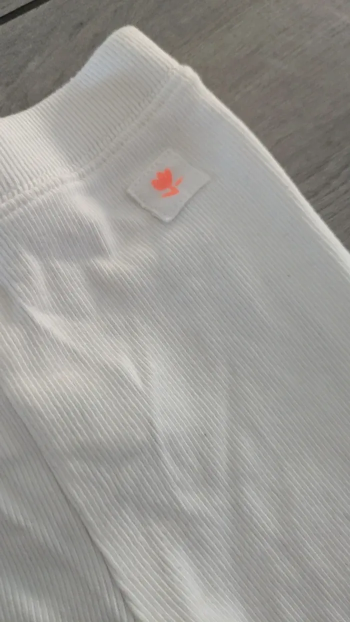Short Zara taille 4ans - photo numéro 2