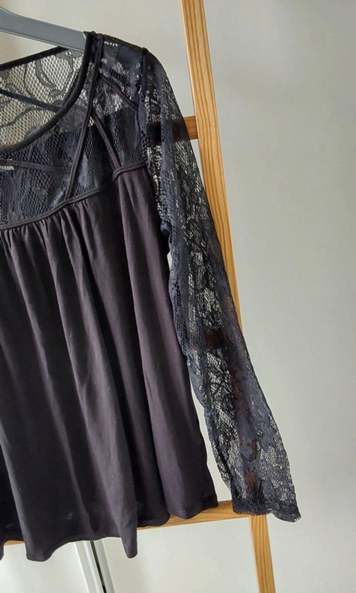 Blouse noire et dentelle T 40 - photo numéro 8