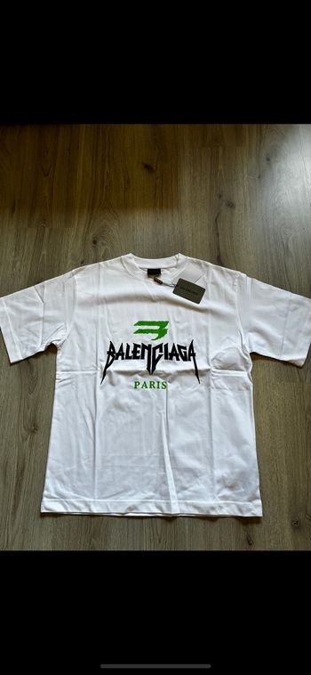 T shirt medium