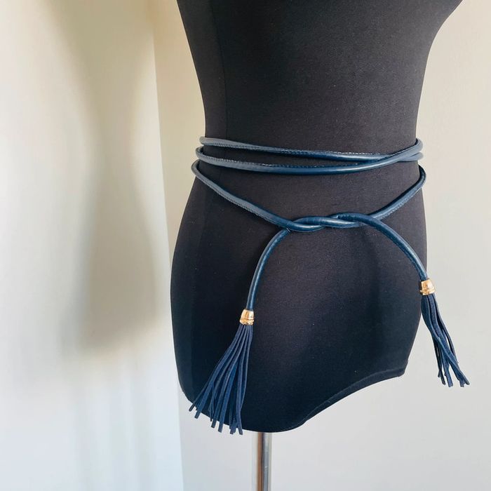👍🏻 Ceinture. 220 cm. Ajustable. Bleu marine. Très bon état. - photo numéro 6