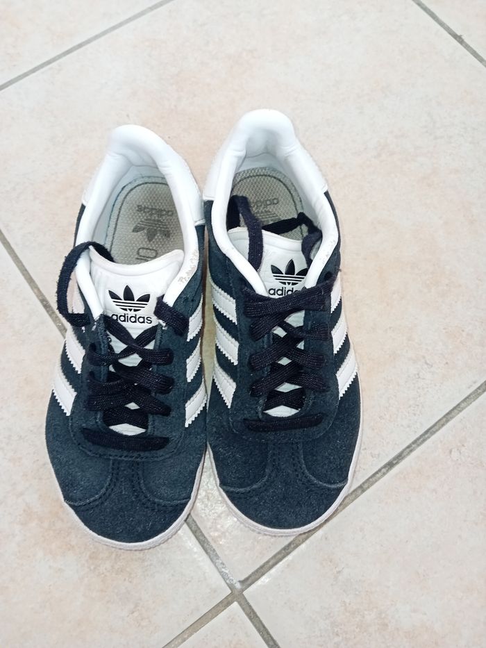 Chaussure Adidas t.30 - photo numéro 3