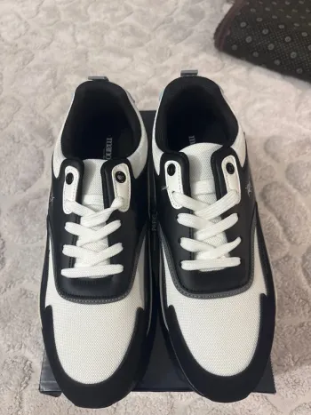 Baskets homme Manoukian pointure 42