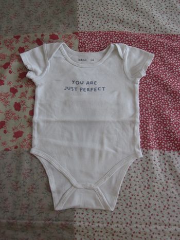 Body manches courtes blanc 24 mois