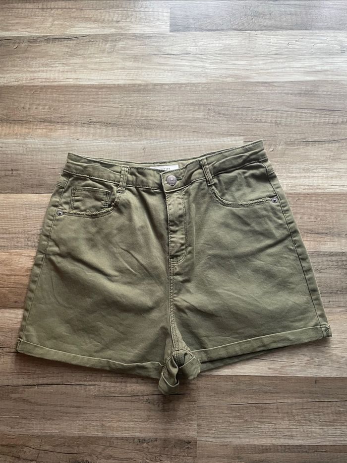 short kaki