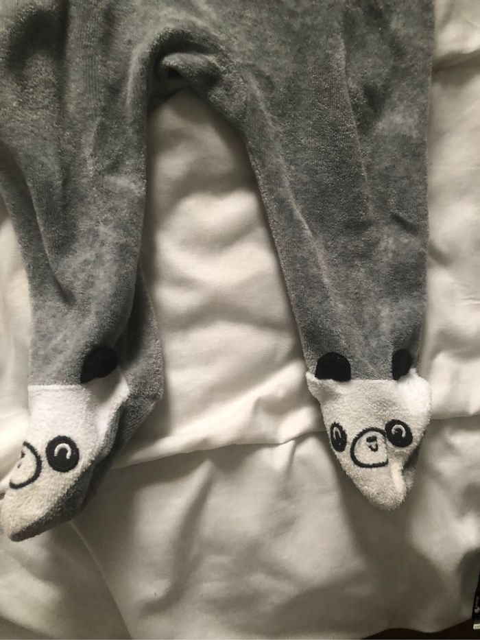 Jolie pyjama taille 9 mois confortable - photo numéro 2