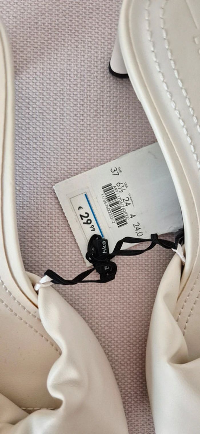 Sandales Bershka Pointure 37 - photo numéro 2