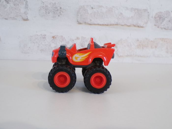 Monster Trucks - Blaze  - Les monstres Machines (J5) - photo numéro 2