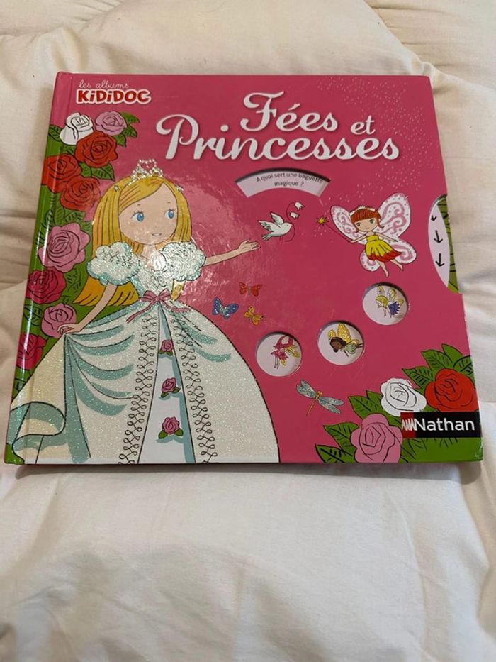 Livre enfant Kididoc fées et princesses