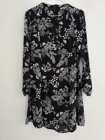 Robe noire et blanche