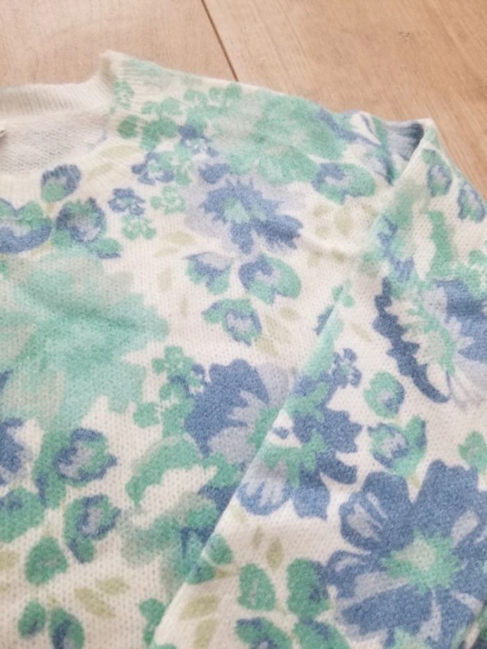 Pull fleuri 4ans - photo numéro 3