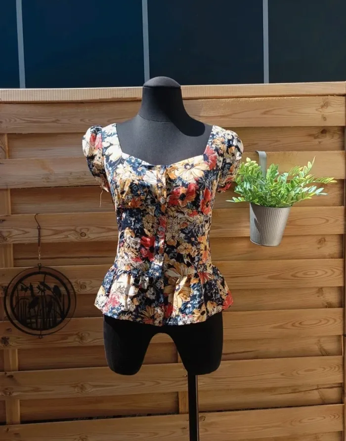 Chemisier fleuri taille XS neuf