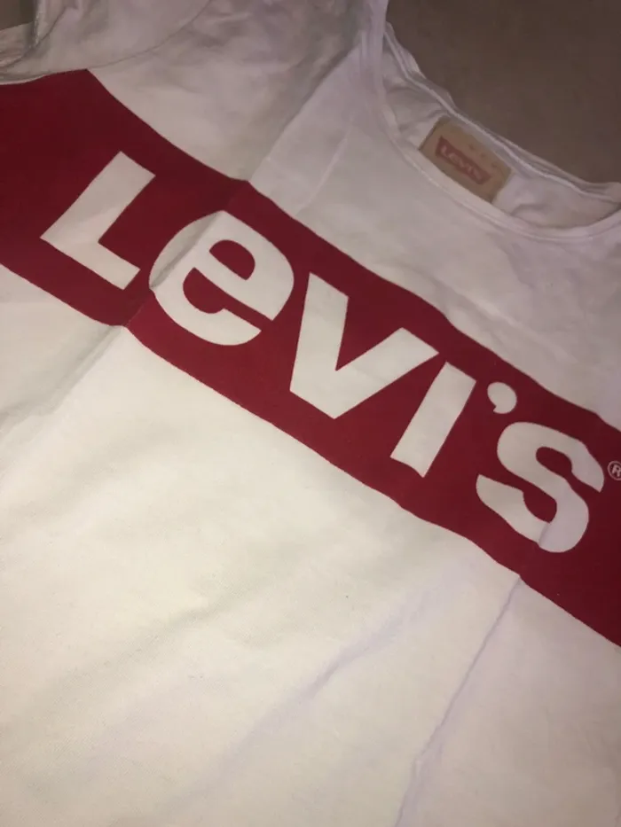 Tee shirt levis