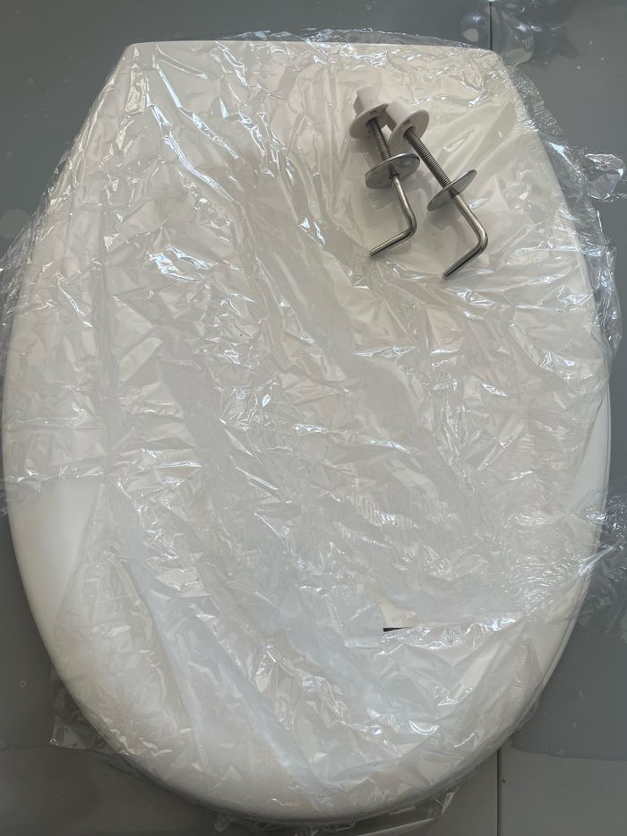 Abattant de WC blanc neuf - photo numéro 2