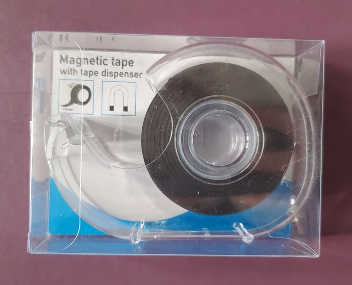 Dévidoir ruban adhésif aimanté