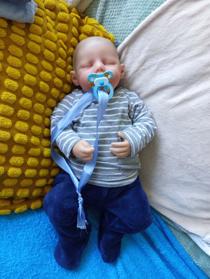 Bébé reborn - photo numéro 2