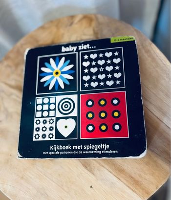 Libre bébé noir et blanc