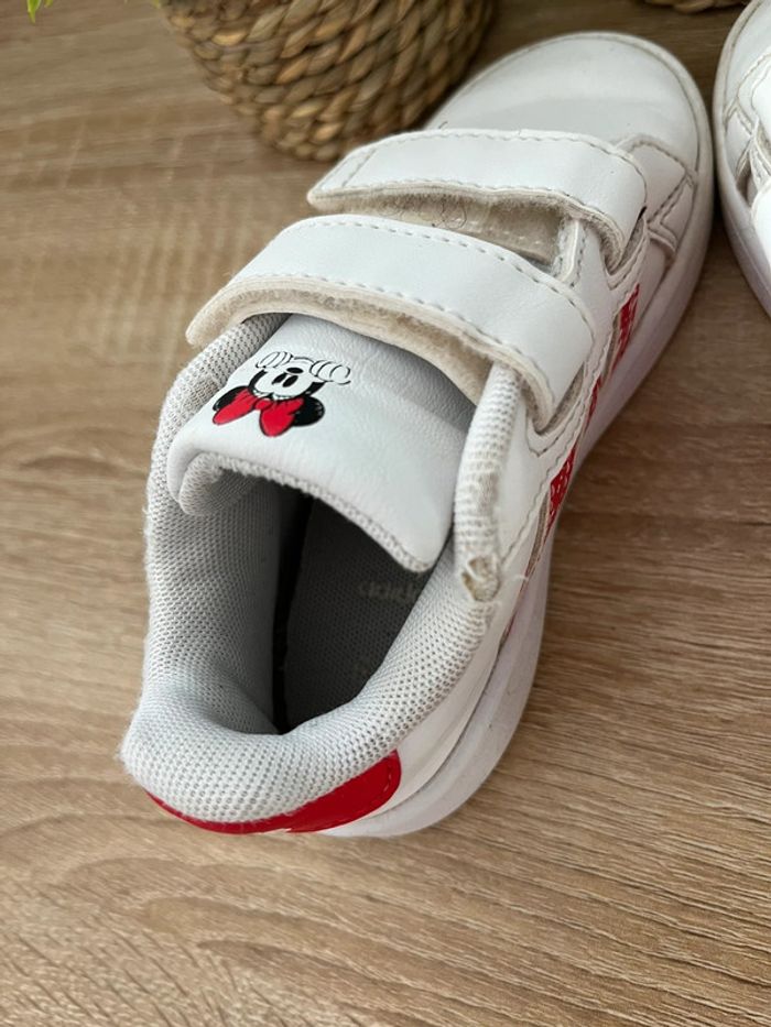 Basket mini Adidas taille 24 - photo numéro 4