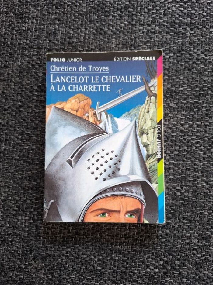 Livre Lancelot le chevalier à la charrette de Chrétien de Troyes en bon état
