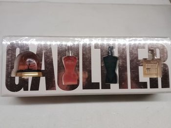Vends miniatures parfum jean Paul Gaultier, jamais ouvert, sous blister