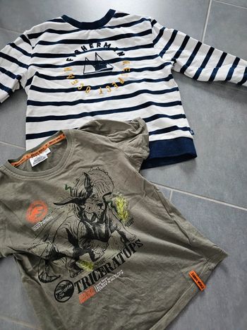 Lot sweat tshirt 8ans