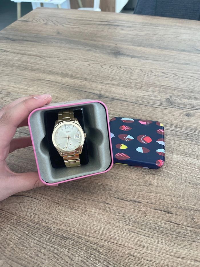 Montre fossil doré