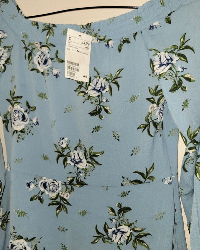 Robe bleue ciel fleurie - photo numéro 2