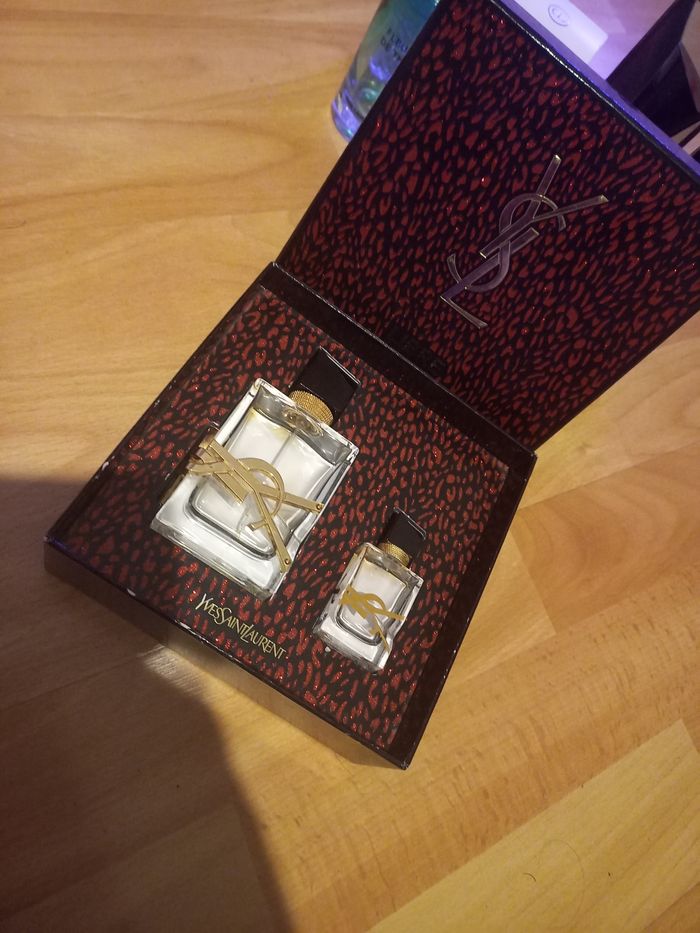Lot de flacons de parfums vides - photo numéro 2